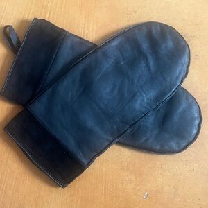 Black Leather Mittens